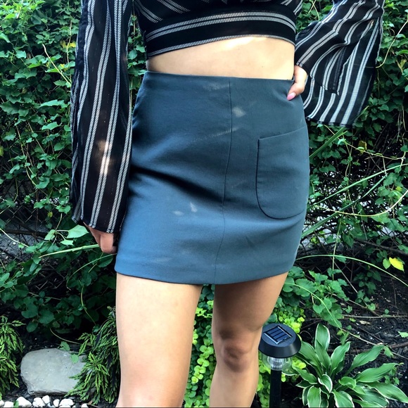 Wilfred Japanese Crepe Mini Skirt with Pocket - Picture 2 of 7